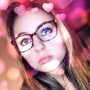 Meet your Posher, Emalee